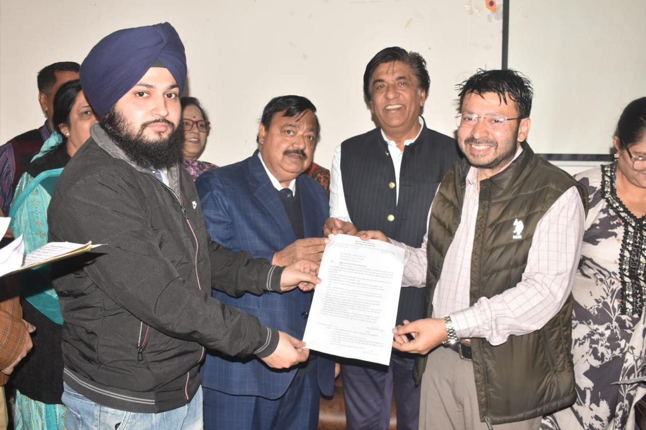 पंजाब सरकार ने स्वास्थ्य, शिक्षा और रोजगार के क्षेत्र में काफी प्रगति की है: डॉ. रवजोत सिंह